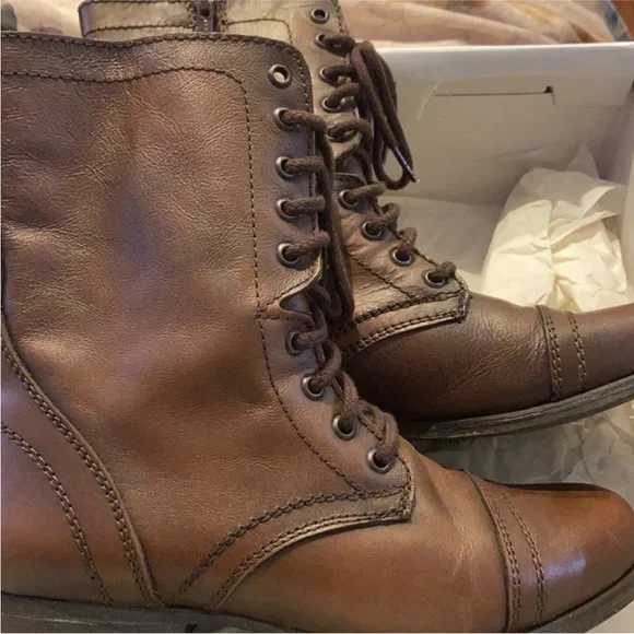 Steve Madden - Brown EUC Storm Trooper - Picture 2 of 5